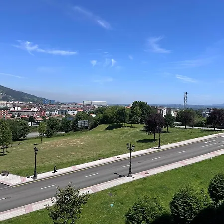 아파트 Acogedor Con Vistas A La Catedral Y Parking 오비에도